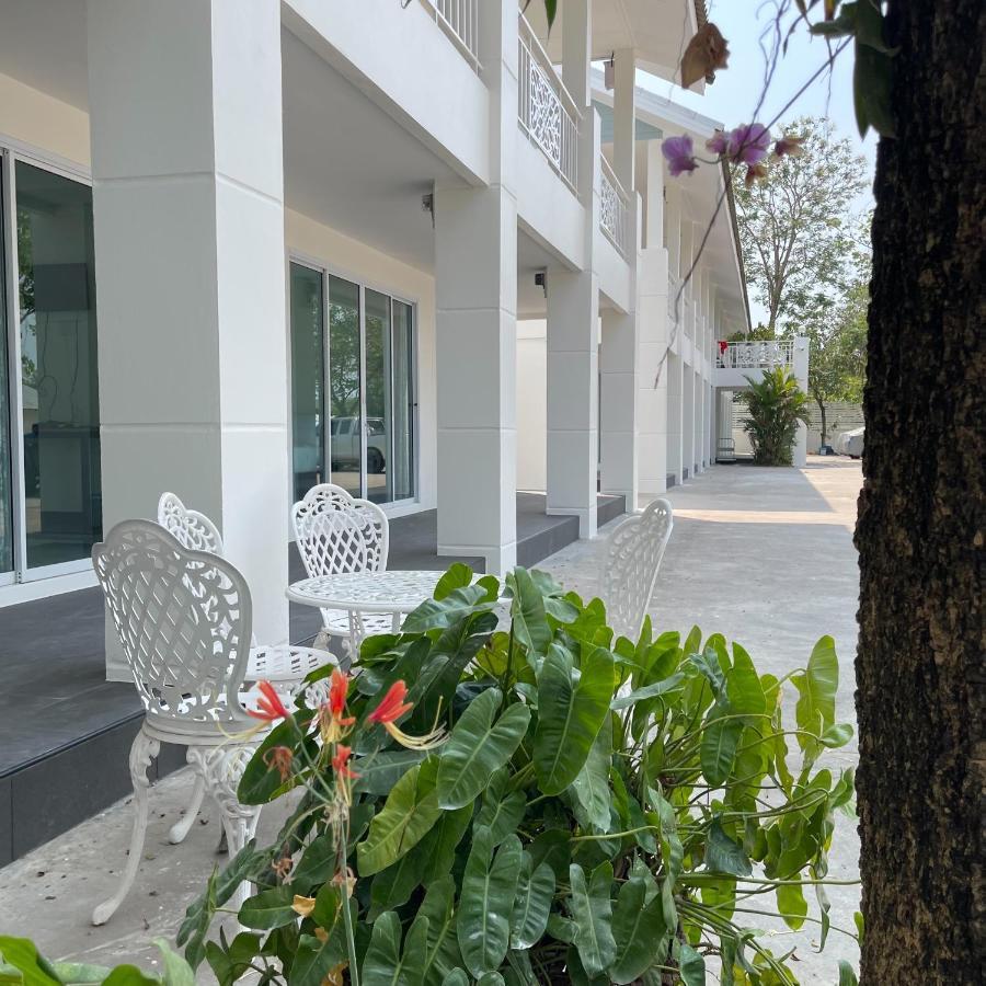 Ivory House Sriracha Si Racha Exterior foto